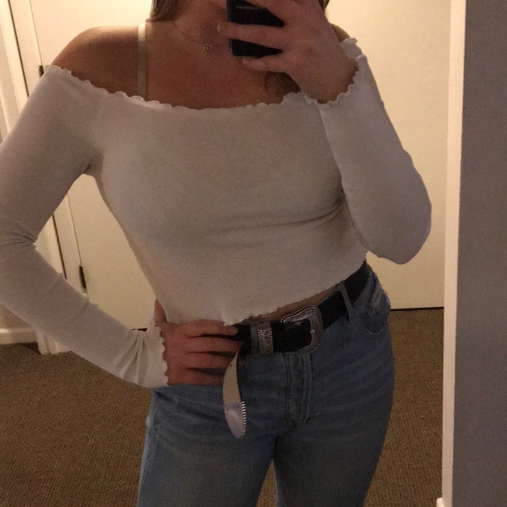 Over the Shoulder Long Sleeve Crop Top